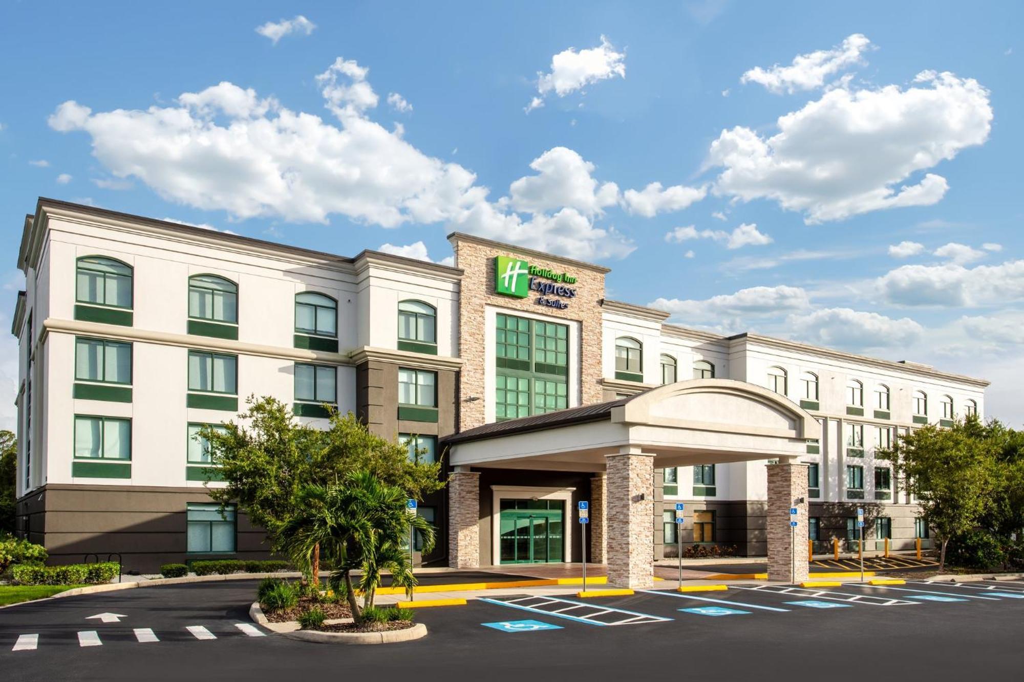 Holiday Inn Express & Suites Bradenton East-Lakewood Ranch By Ihg Exterior photo